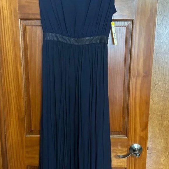 Alice + Olivia Triss Sleeveless Maxi Dress With Leather Trim - Picture 3 of 10